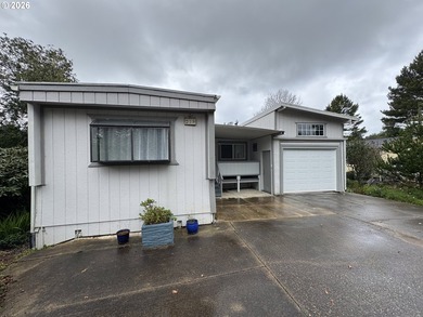 Beach Home For Sale in Florence, Oregon