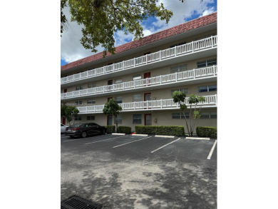 Beach Condo For Sale in Lauderhill, Florida