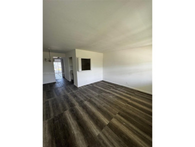 Beach Condo For Sale in West Palm Beach, Florida