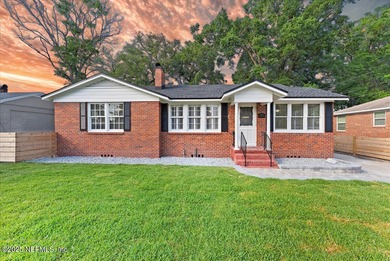 Beach Home Active Under Contract in Jacksonville, Florida