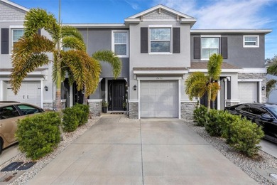 Beach Townhome/Townhouse For Sale in Sarasota, Florida