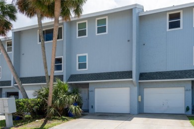 Beach Townhome/Townhouse For Sale in Dunedin, Florida
