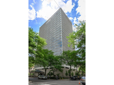 Beach Condo Active Under Contract in Chicago, Illinois