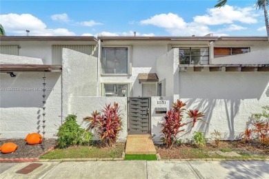 Beach Townhome/Townhouse For Sale in Miami, Florida