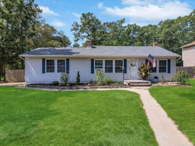 Beach Home For Sale in Ridge, New York