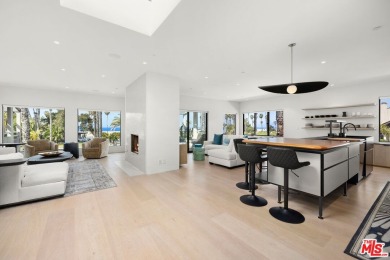 Beach Condo For Sale in Santa Monica, California