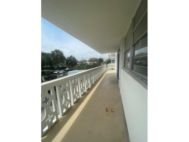 Beach Condo For Sale in North Miami, Florida