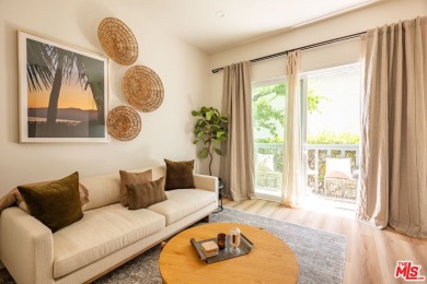 Beach Townhome/Townhouse For Sale in Santa Monica, California