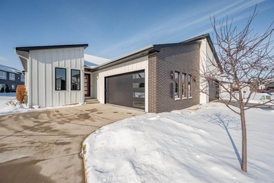 Beach Home For Sale in Green Bay, Wisconsin