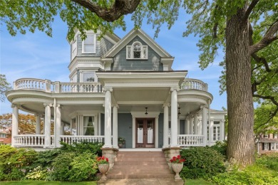 Beach Home Sale Pending in Douglaston, New York