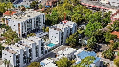 Beach Townhome/Townhouse For Sale in Sarasota, Florida