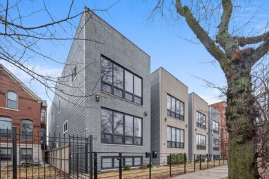 Beach Condo Active Under Contract in Chicago, Illinois