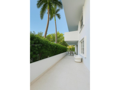 Beach Condo For Sale in Key Biscayne, Florida