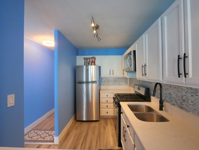 Beach Condo Active Under Contract in Chicago, Illinois