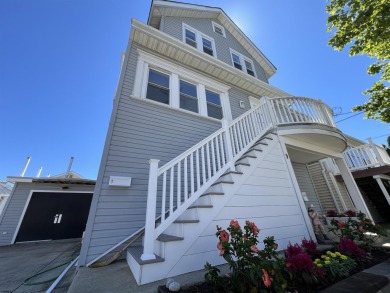 Beach Townhome/Townhouse For Sale in Ventnor, New Jersey