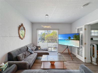 Beach Condo For Sale in Miami Beach, Florida