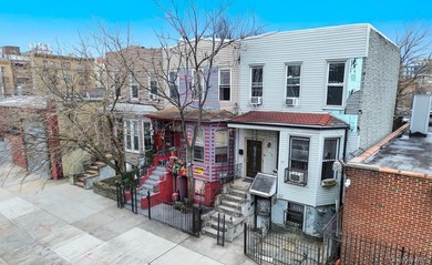 Beach Townhome/Townhouse For Sale in Queens, New York