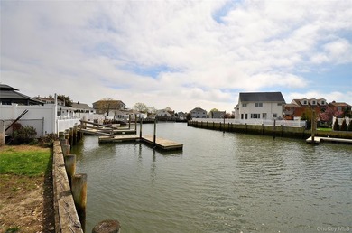 Beach Home For Sale in Wantagh, New York
