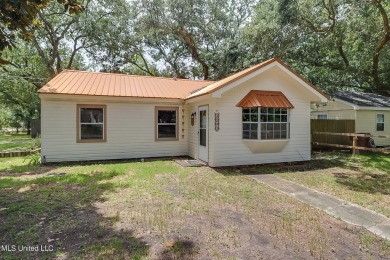 Beach Home Sale Pending in Biloxi, Mississippi