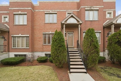 Beach Townhome/Townhouse For Sale in Chicago, Illinois