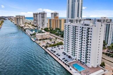 Beach Condo For Sale in Hollywood, Florida