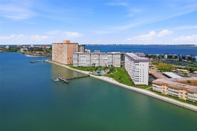 Beach Condo For Sale in St. Petersburg, Florida