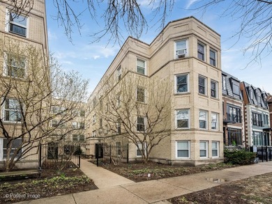 Beach Condo Active Under Contract in Chicago, Illinois