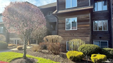 Beach Condo For Sale in Baiting Hollow, New York
