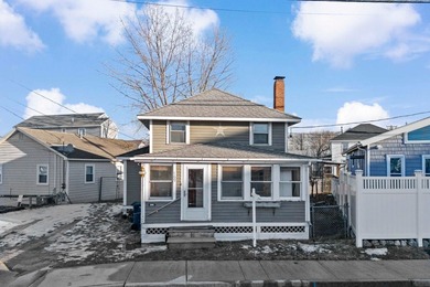 Beach Home For Sale in Hampton, New Hampshire