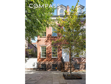 Beach Home For Sale in New York, New York