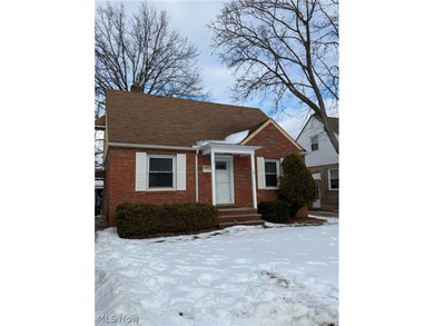 Beach Home Sale Pending in Eastlake, Ohio