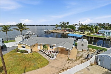 Beach Home For Sale in Bradenton, Florida