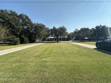 Beach Home For Sale in Beaufort, South Carolina