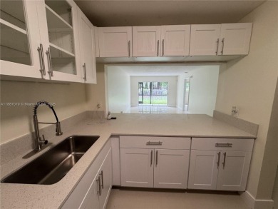 Beach Condo For Sale in Tamarac, Florida