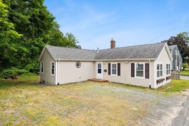 Beach Home For Sale in Wareham, Massachusetts