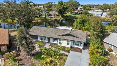 Beach Home Sale Pending in Bradenton, Florida