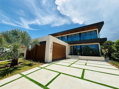 Beach Home For Sale in Miami Beach, Florida