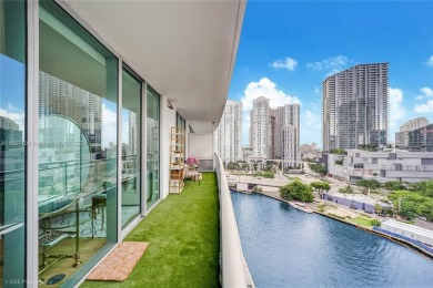 Beach Condo For Sale in Miami, Florida