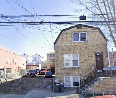 Beach Townhome/Townhouse Sale Pending in Bronx, New York
