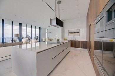 Beach Condo For Sale in Sunny Isles Beach, Florida