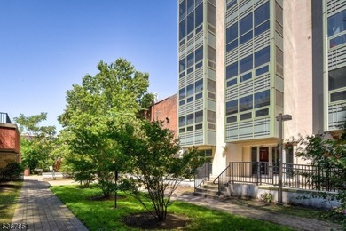 Beach Condo For Sale in Jersey City, New Jersey