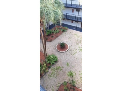 Beach Condo For Sale in Lauderdale Lakes, Florida