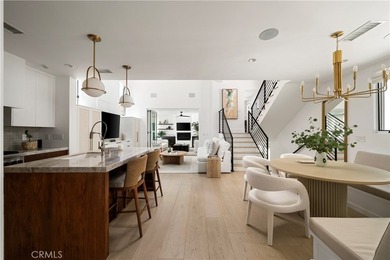 Beach Condo For Sale in Corona Del Mar, California