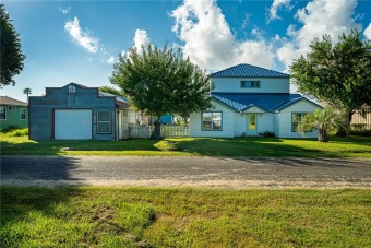 Sunrise to Sunset..you can watch the tranquility of the water - Beach Home for sale in Bayside, Texas on Beachhouse.com