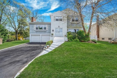 Beach Home For Sale in Merrick, New York