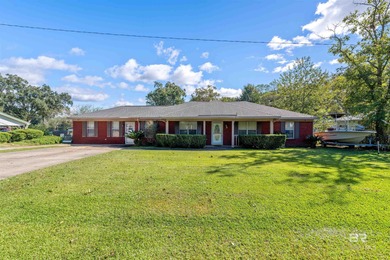 Beach Home For Sale in Robertsdale, Alabama