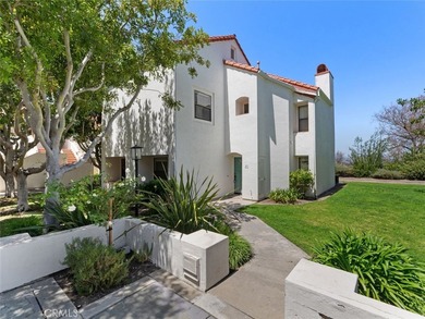 Beach Townhome/Townhouse For Sale in San Diego, California