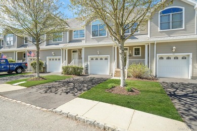 Beach Condo For Sale in East Setauket, New York