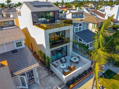 Beach Home For Sale in Huntington Beach, California