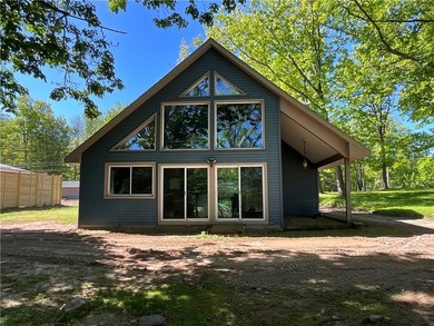Beach Home For Sale in Waterport, New York